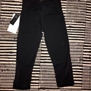 BRAND NEW LULU LEMON Black Crop Legging